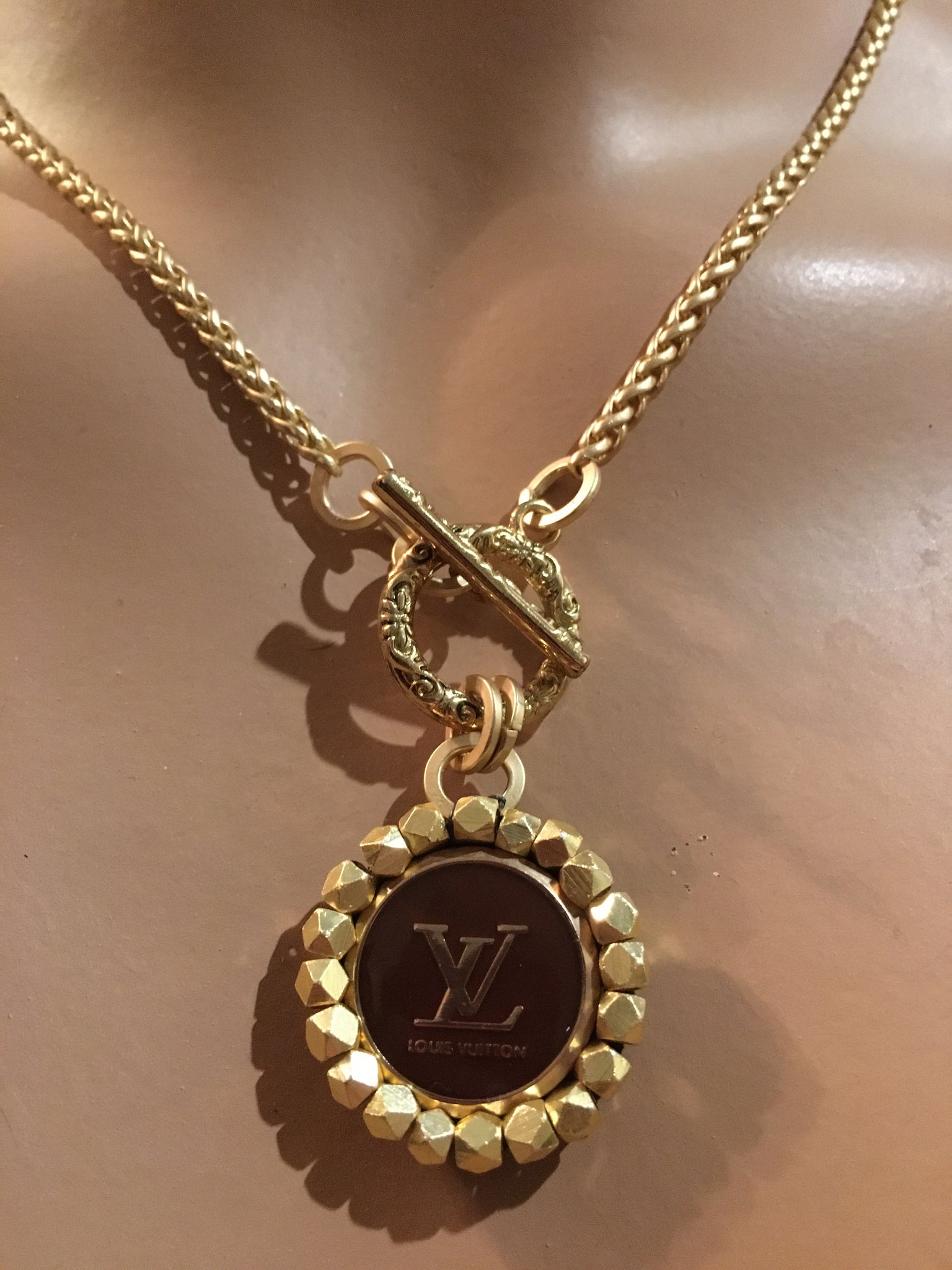 1” Louis V Brown & Gold Button Necklace – suewoojewels