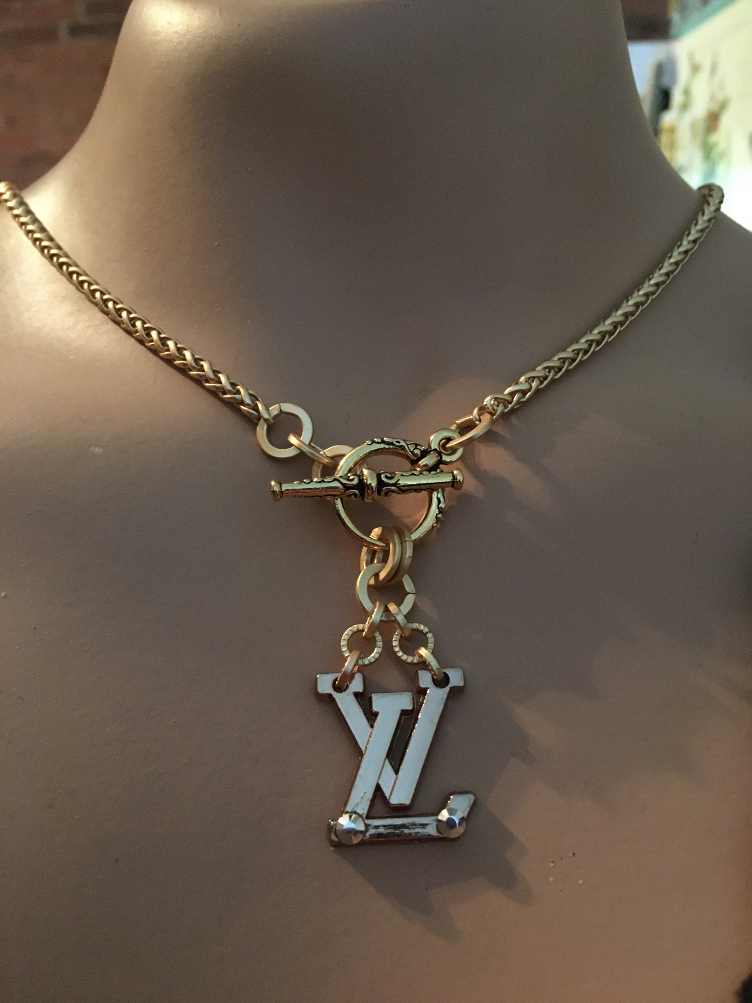 LV Necklace – suewoojewels